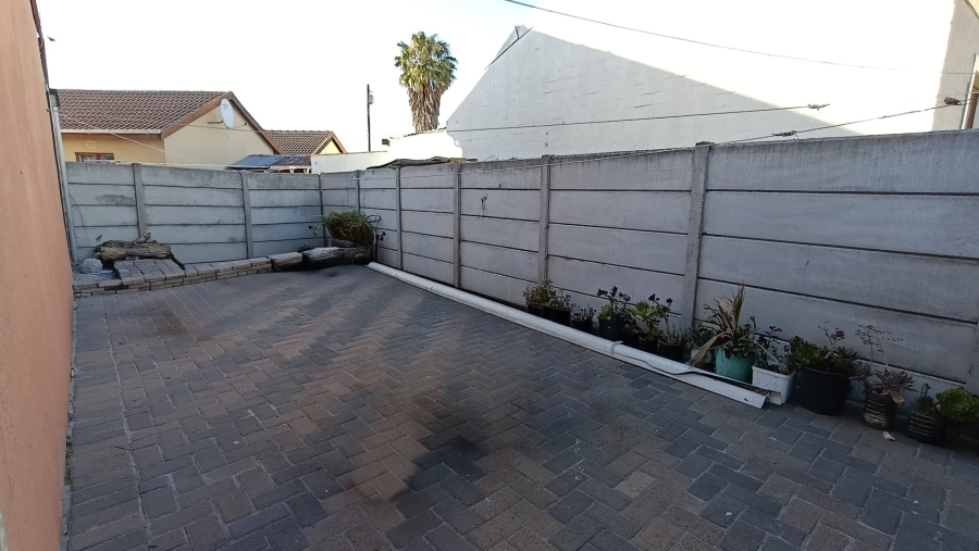 To Let 3 Bedroom Property for Rent in Highbury Park Western Cape